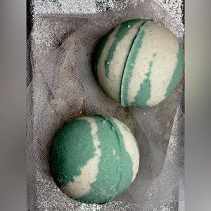 Coconut bath bomb